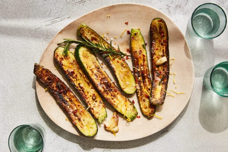 Comment préparer une délicieuse soupe aux courgettes et Vache qui rit 29 courgettes coupees pretes a etre cuisinees