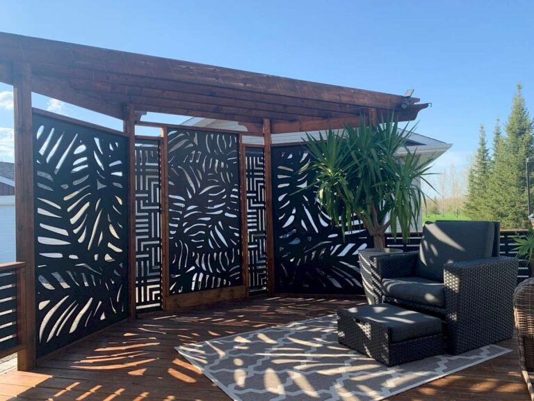 Quel brise-vue pour portail choisir chez Brico Dépôt 10 differents brise vue en exposition exterieure