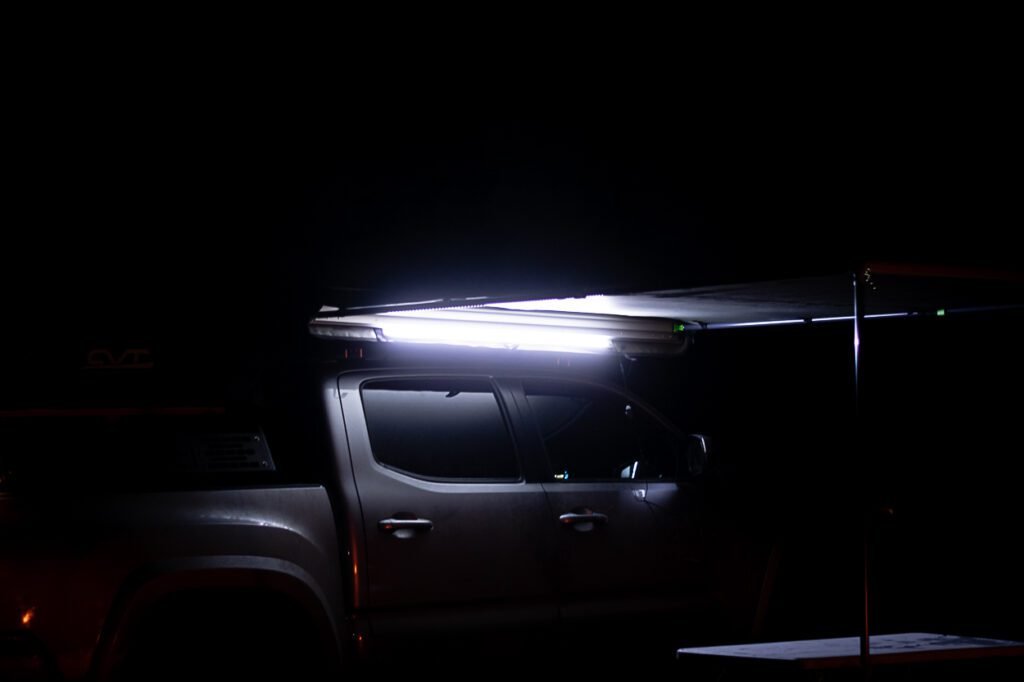 Quel est le meilleur kit d’éclairage LED pour store banne