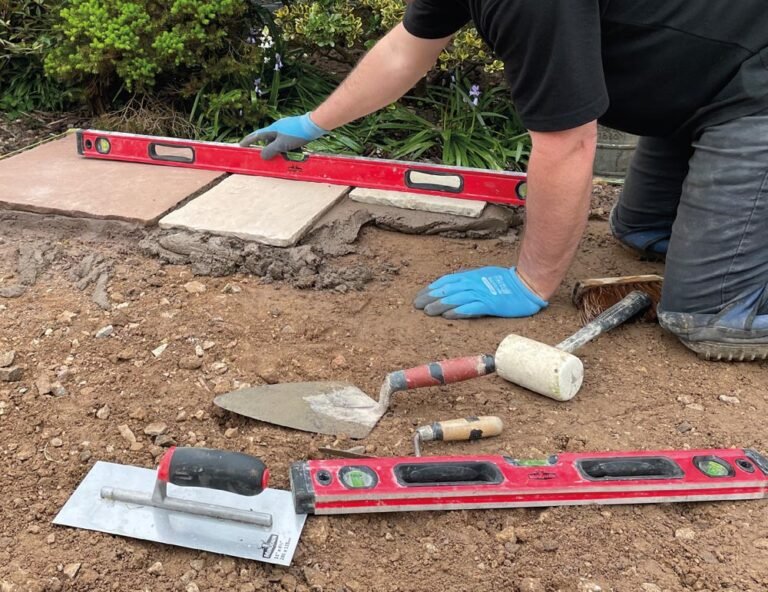 Quel revêtement de terrasse est le plus facile à poser soi-même 4 outils et materiaux pour poser une terrasse