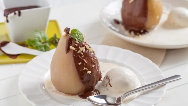 Comment préparer une délicieuse poire belle Hélène maison 40 poire belle helene au chocolat fondu