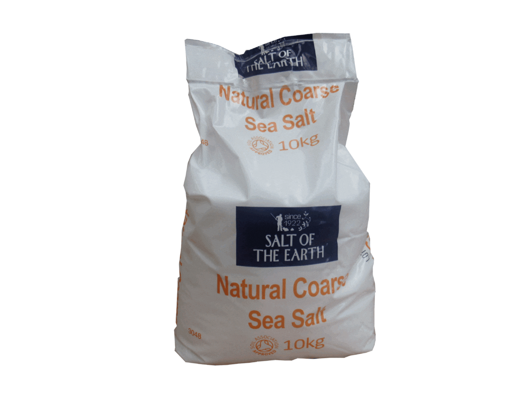 sac de gros sel en pleine utilisation