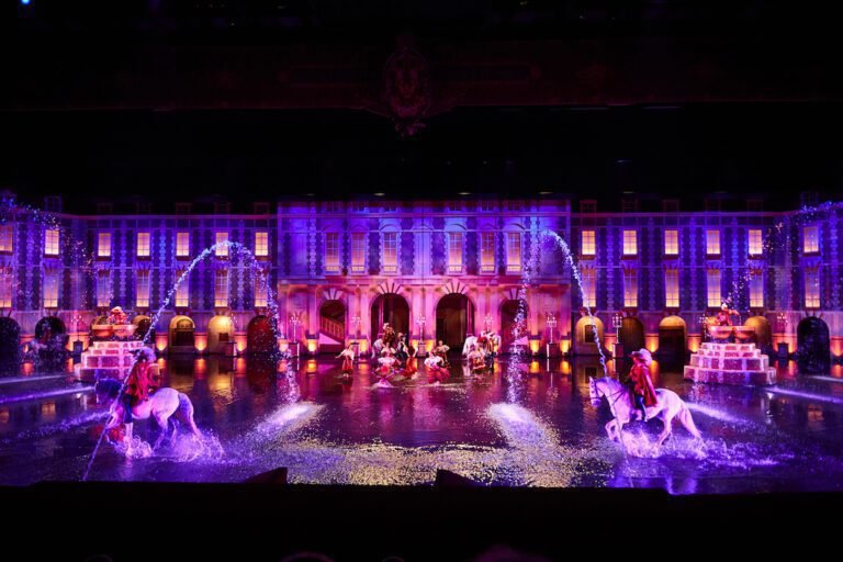 Quels sont les spectacles à ne pas manquer au Puy du Fou cette année 44 spectacles eblouissants au puy du fou