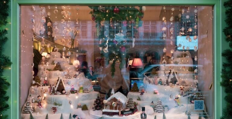 vitrine festive dun magasin de noel